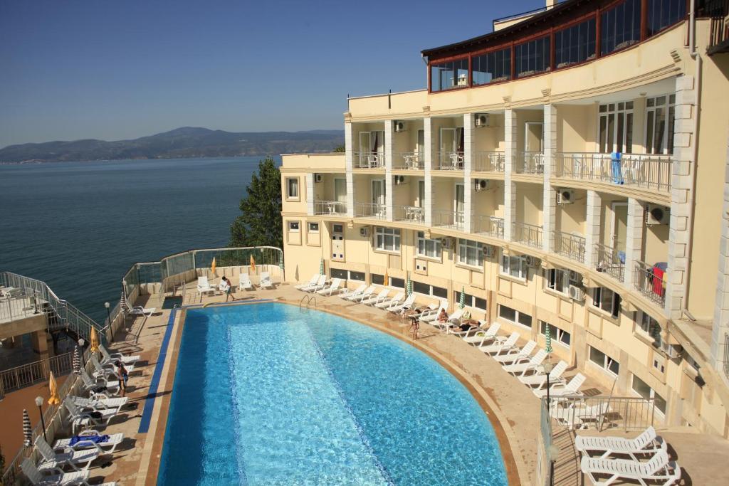 Dogalya Hotel Mudanya Exteriör bild